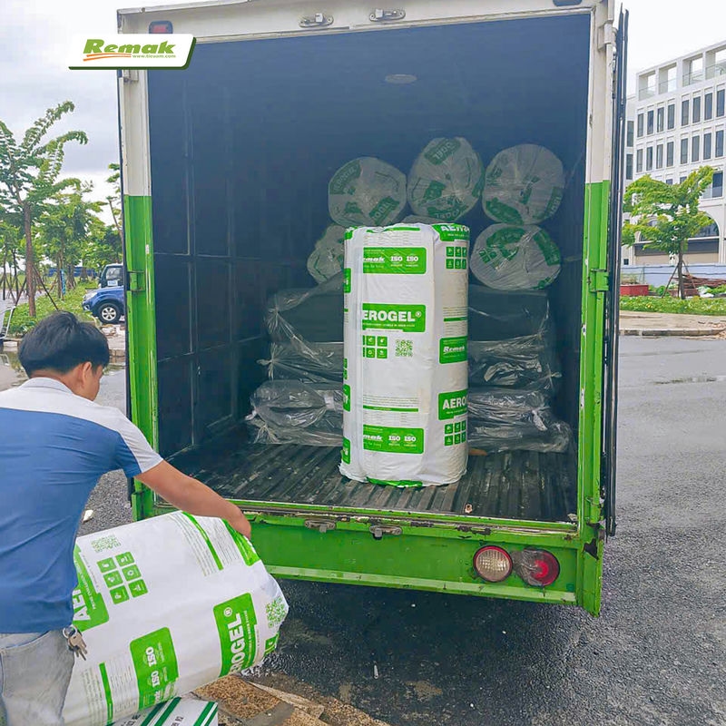 Cao su xốp Remak Aerogel được đóng gói dạng cuộn, dễ vận chuyển và thi công
